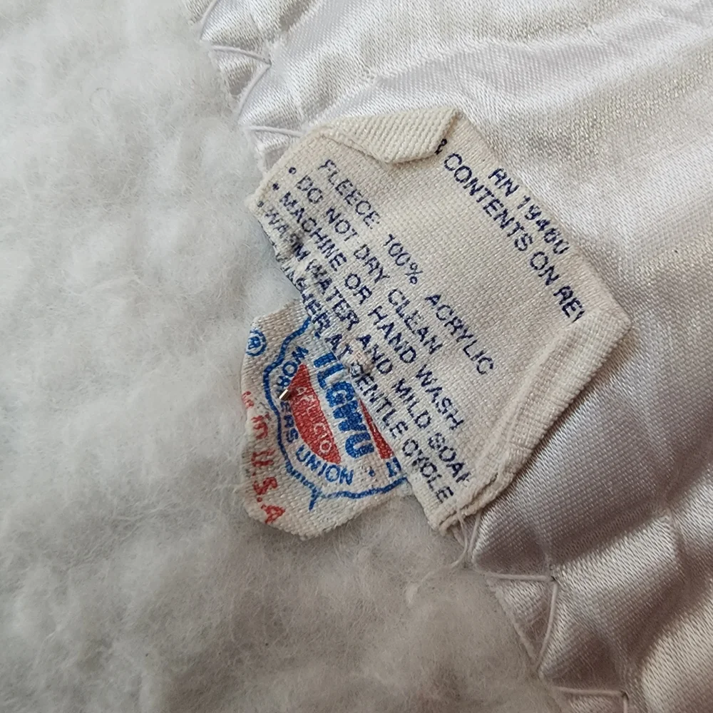 VINTAGE QUILTEX Sailboat Satin Trim Edge White Fleece Baby Blanket